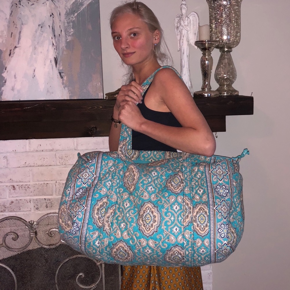 Like New Vera Bradley Duffle